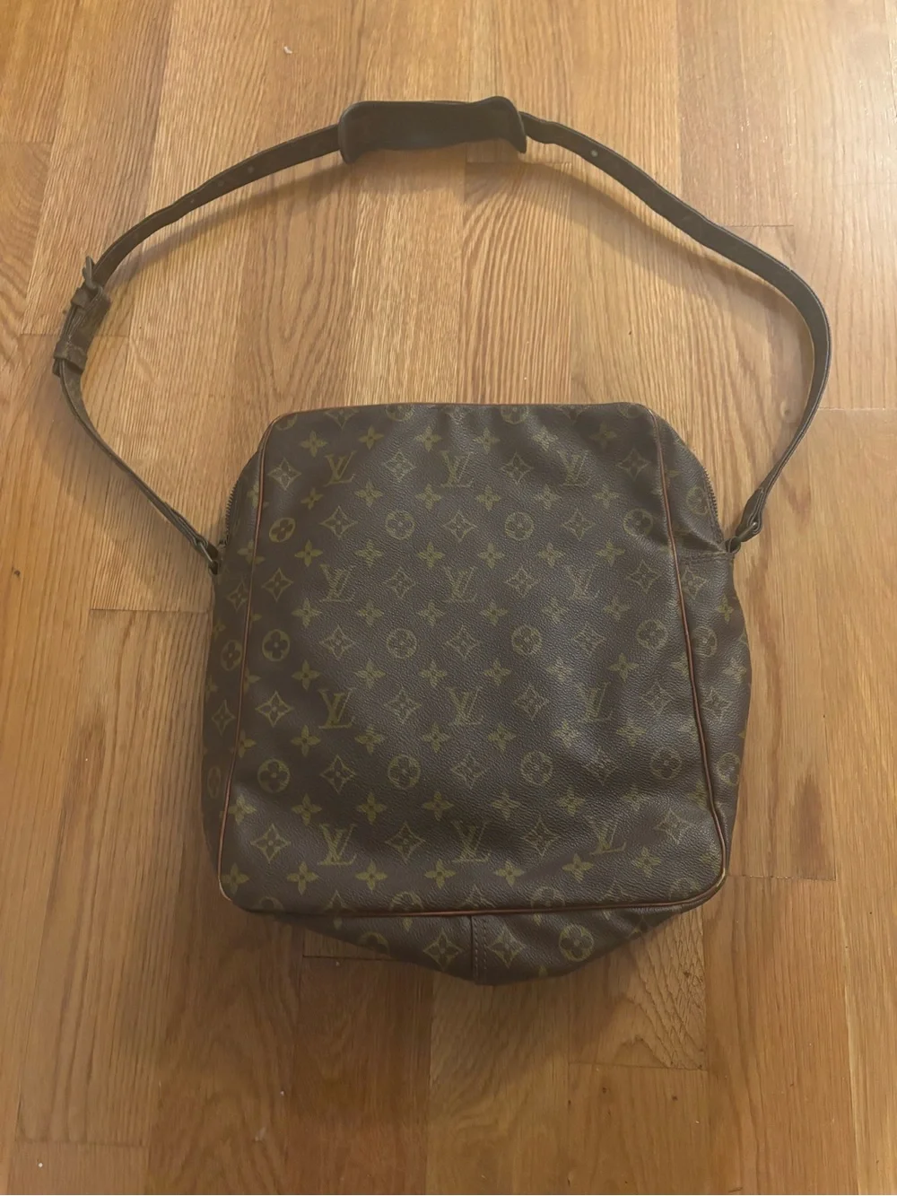 Louis Vuitton Vintage 80s Crossbody Messenger Bag Unisex